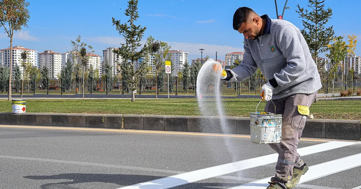 Malatya’da trafik güvenliği için yol çizgi çalışması yapıldı